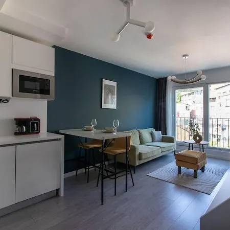 Contemporary 1br Haven W/ Parking + Gym #110 * Κωνσταντινούπολη