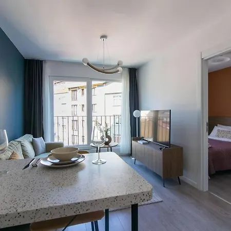 Contemporary 1br Haven W/ Parking + Gym #110